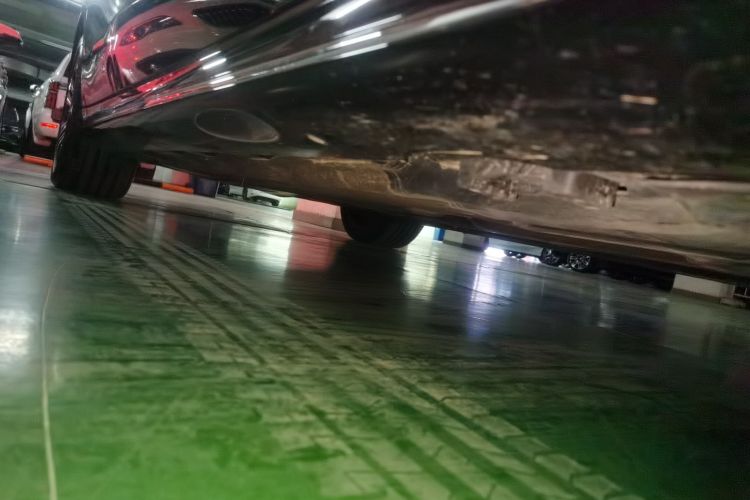 奔驰E级新能源 2024款 E 350 e L 插电式混合动力轿车局部细节9001