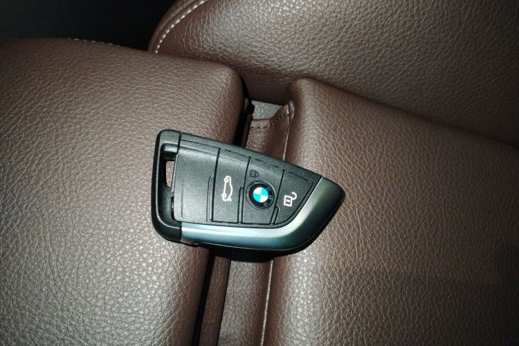 宝马X1 2020款 sDrive20Li 尊享型中控内饰11