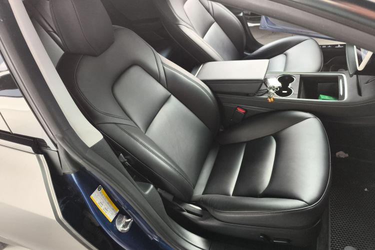 特斯拉 Model 3 2021款 标准续航后驱升级版 3D6局部细节41