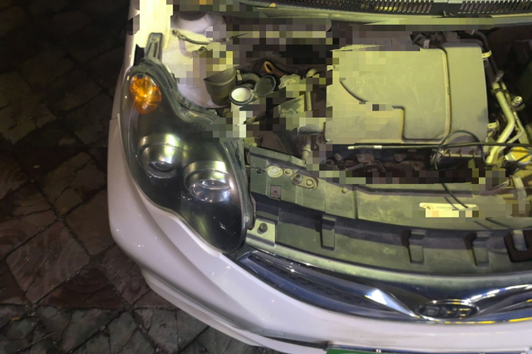 比亚迪F0 2015款 1.0L AMT 铉酷型局部细节9006