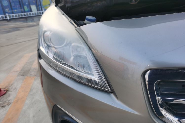 标致3008 2015款 2.0L 手动经典版车身外观8