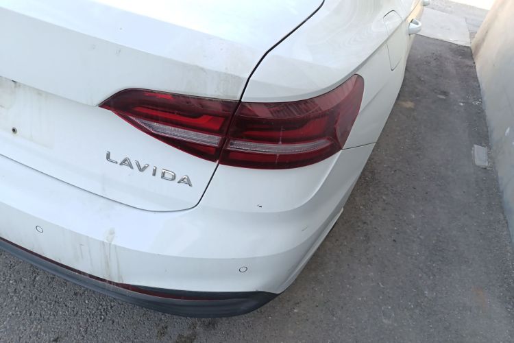 大众 朗逸 2023款 改款 1.5L 自动得逸版车身外观9