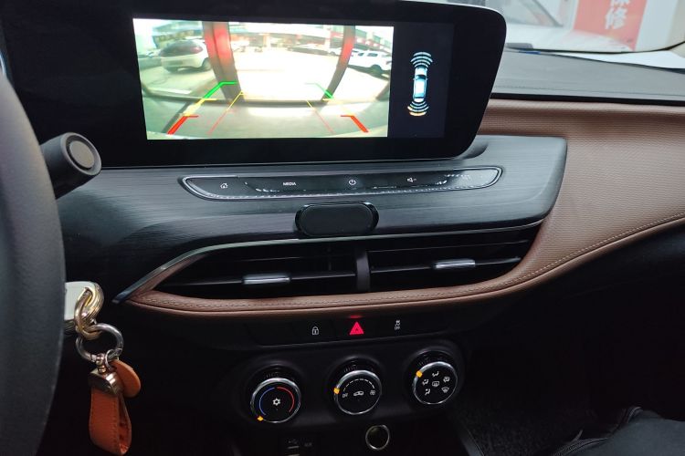 别克 威朗 2022款 Pro 533T 乐享版中控内饰16