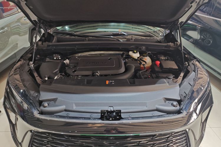 别克 2025款 昂科威Plus 28T 两驱白金版机舱底盘24