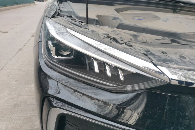 北京汽车 北京EU5 2018款 R500 智风版车身外观8