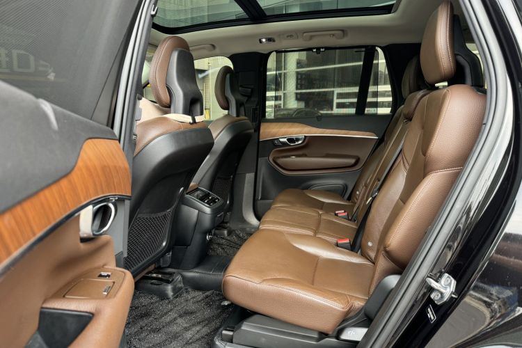 沃尔沃XC90 2020款 改款 T6 智逸豪华版 7座中控内饰7004