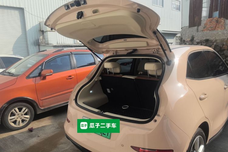 欧拉好猫 2023款 401km标准续航 豪华型 磷酸铁锂机舱底盘23
