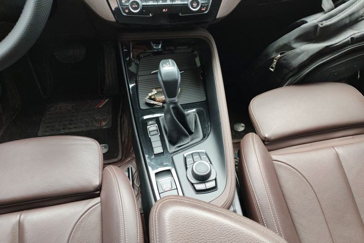 宝马X1 2019款 sDrive18Li 尊享型中控内饰18