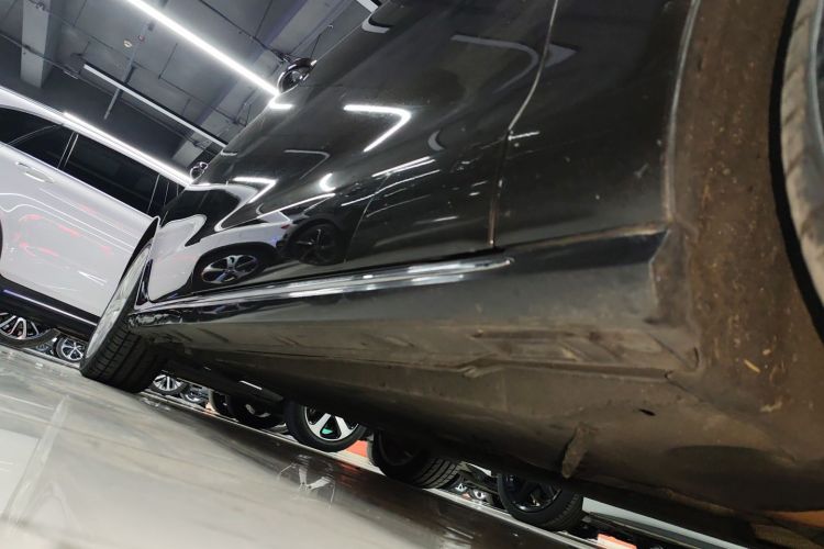 奥迪A6L 2018款 30周年年型 35 TFSI 运动型局部细节9001