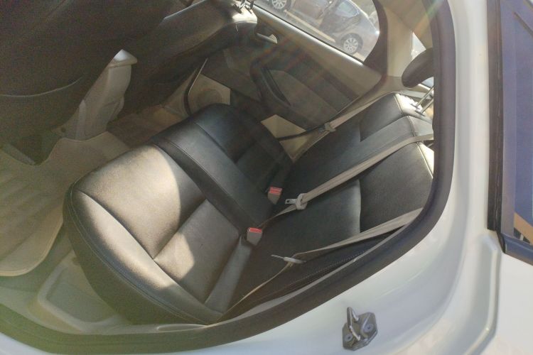 福特 福克斯 2012款 三厢 1.6L 自动舒适型中控内饰7004