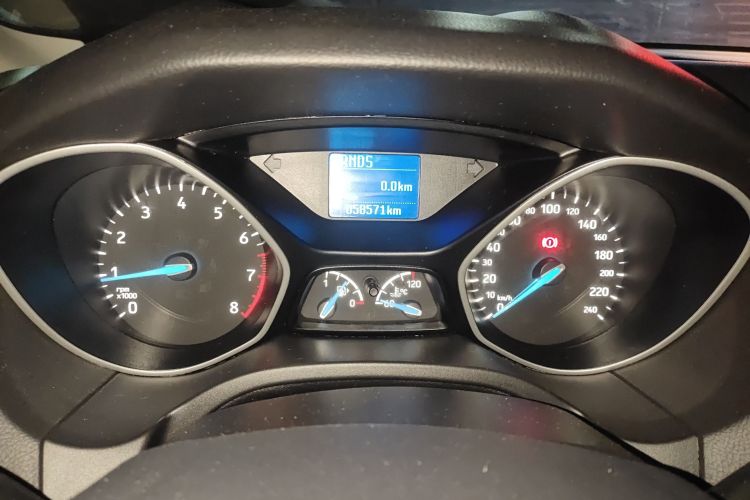 福特 福克斯 2017款 两厢 1.6L 自动舒适型智行版中控内饰14