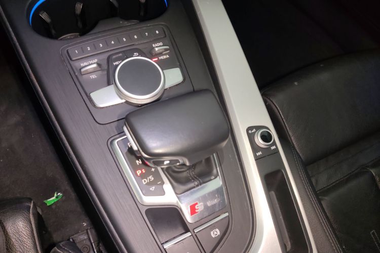 奥迪A5 2017款 Sportback 45 TFSI quattro 运动型中控内饰18