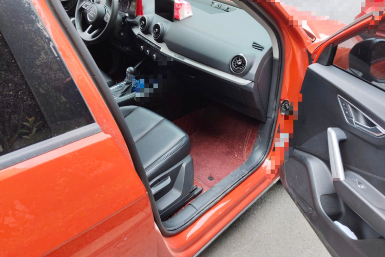 奥迪Q2L 2020款 35 TFSI 进取动感型局部细节9005