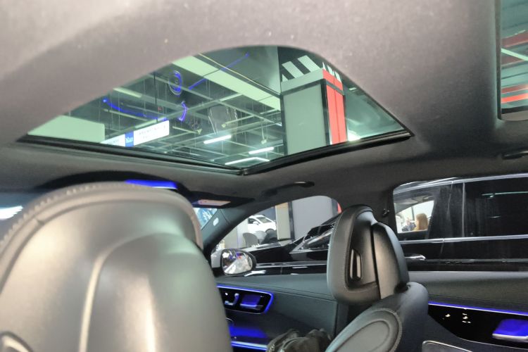 奔驰C级 2023款 C 260 L 运动版中控内饰22