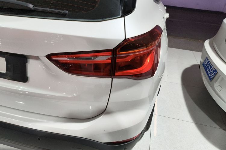 宝马X1 2018款 sDrive20Li 领先型车身外观6006