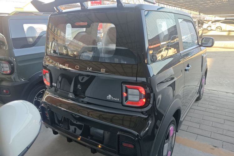 吉利银河 2025款 210km 熊猫卡丁车身外观6