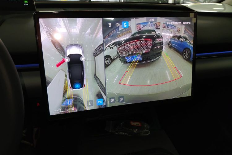 丰田bZ5 2025款 550 PRO中控内饰16