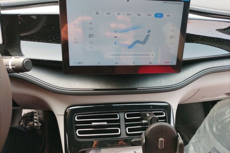 比亚迪 秦PLUS 2024款 荣耀版 DM-i 55KM领先型中控内饰16