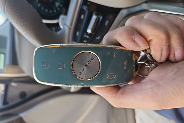 荣威iMAX8 2023款 400TGI 至享版中控内饰11