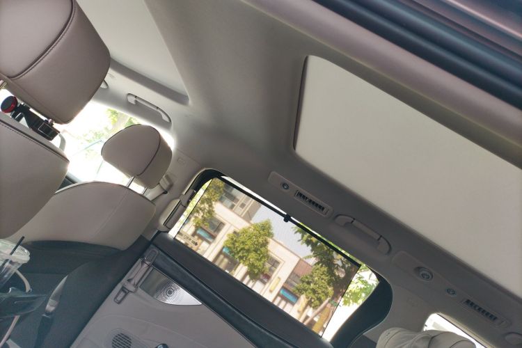 腾势D9 2022款 DM-i 1040 尊贵型局部细节22