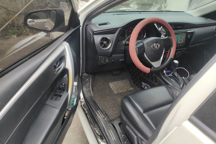 丰田 雷凌 2017款 改款 185T CVT新锐版 国V中控内饰20