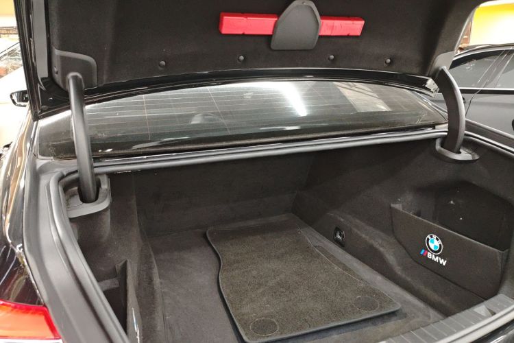 宝马7系 2018款 730Li 尊享型 M运动套装局部细节23