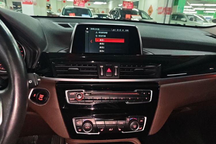 宝马X1 2018款 xDrive20Li 尊享型中控内饰16