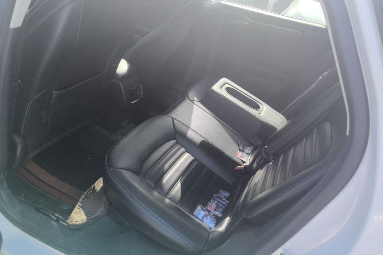 福特 蒙迪欧 2020款 EcoBoost 180 时尚型中控内饰21