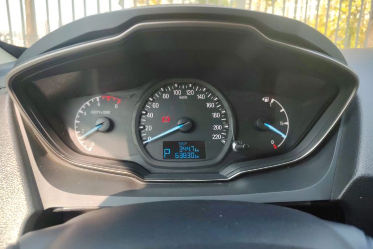 福特 福睿斯 2015款 1.5L 自动舒适型中控内饰14