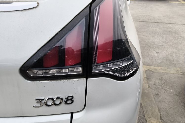 标致3008 2018款 2.0L 自动经典版车身外观9