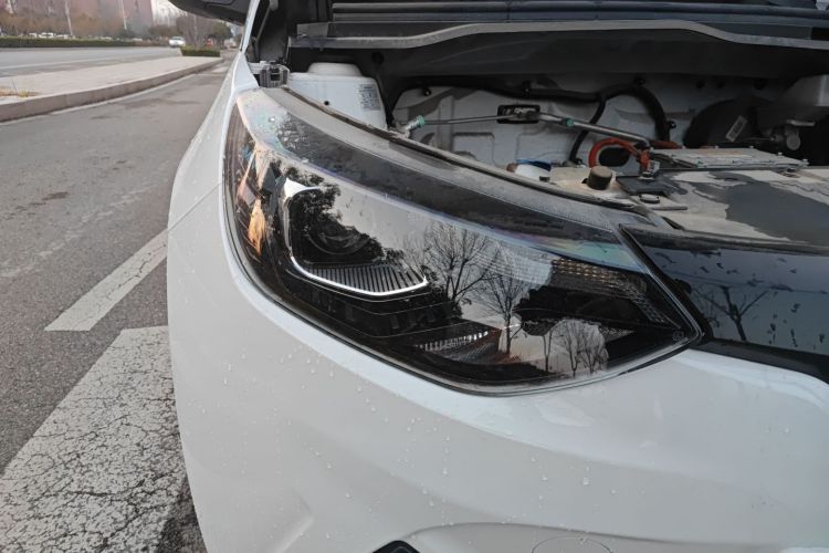 江铃集团新能源 易至EV2 2022款 心动版车身外观8