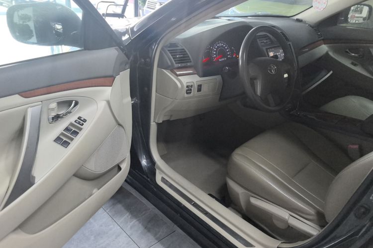 丰田 凯美瑞 2013款 200E 经典精英版中控内饰20