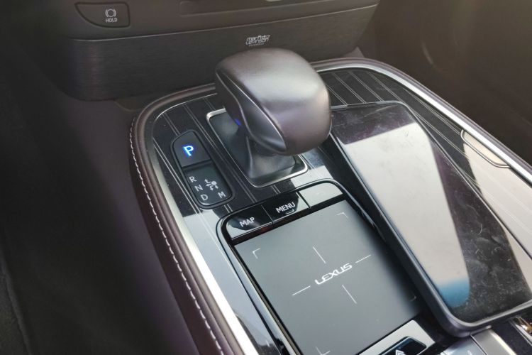 雷克萨斯LS 2020款 500h 豪华版 国VI中控内饰18