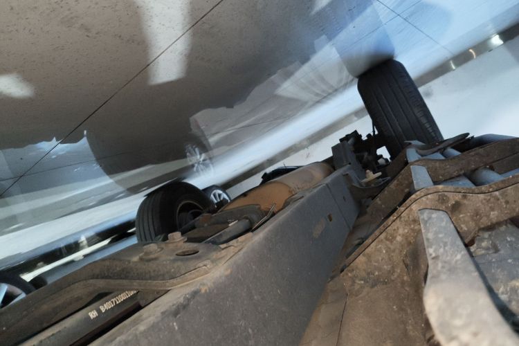 北京越野 北京BJ40 2016款 40L 2.3T 自动两驱豪华版局部细节9001