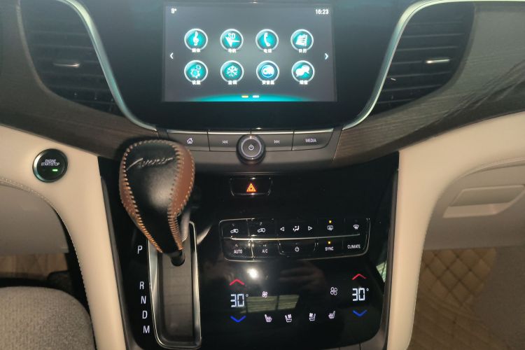 别克GL8 2017款 28T Avenir艾维亚 国V中控内饰16