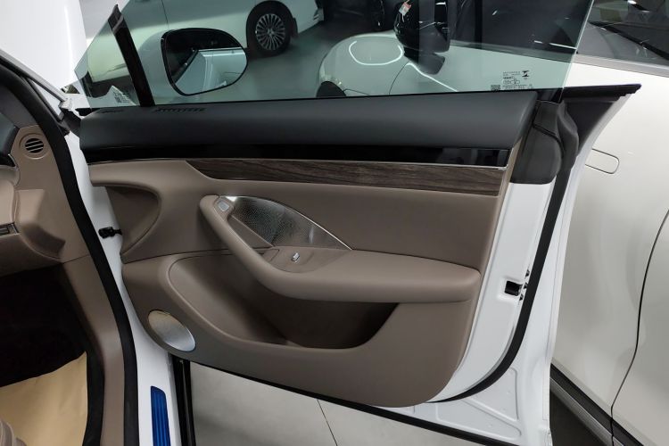 鸿蒙智行 智界R7 2025款 增程 331km Ultra中控内饰7005