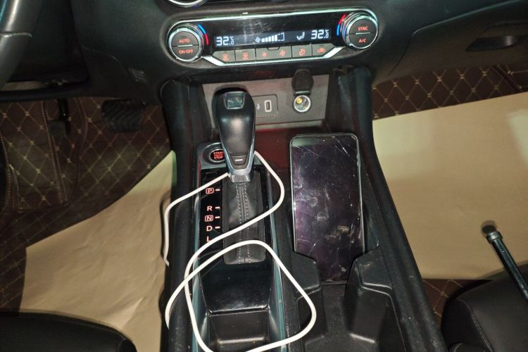 日产 轩逸 2021款 1.6L XL CVT悦享版中控内饰18