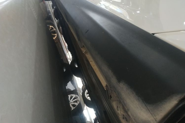 福特 福克斯 2017款 三厢 1.6L 自动舒适型智行版机舱底盘30