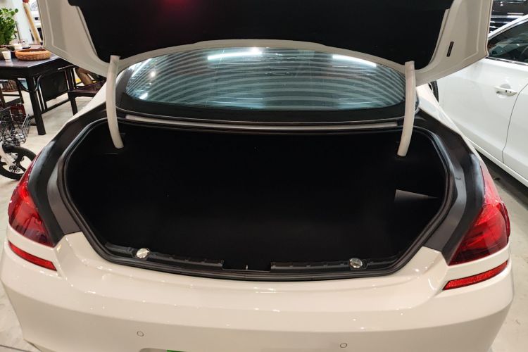 宝马M6 2013款 M6 Gran Coupe中控内饰23