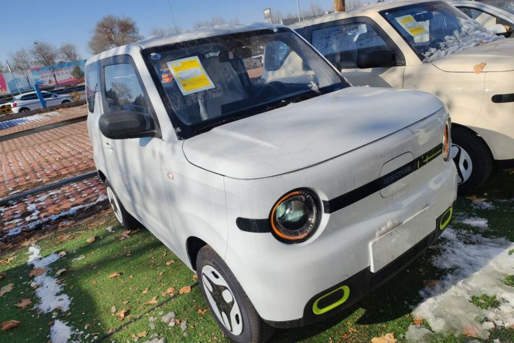 吉利银河 熊猫 2025款 210km 元气熊车身外观3