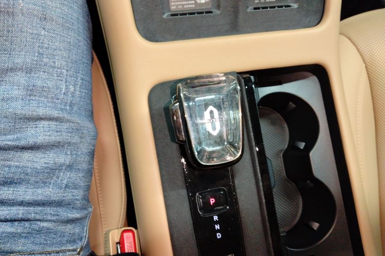 鸿蒙智行 问界M7 2024款 1.5T 四驱Plus版 5座中控内饰18