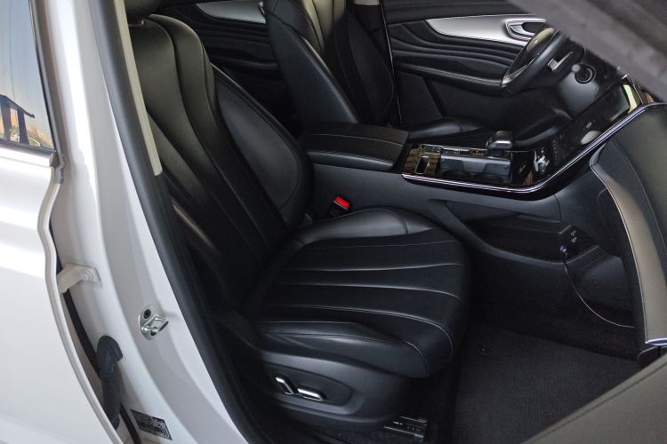 荣威RX5 eMAX 2020款 500PHEV 4G互联豪华版中控内饰41