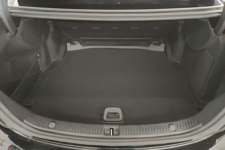 奔驰E级 2020款 E 260 L 运动型机舱底盘23