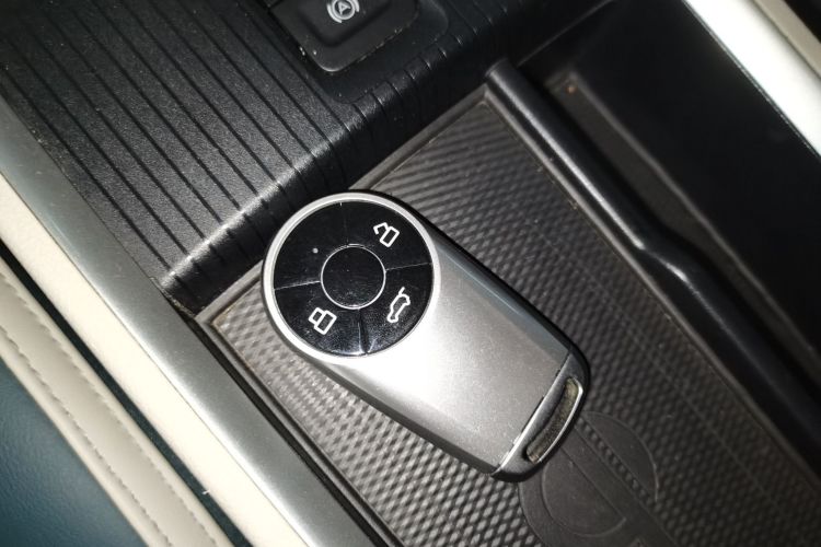 欧拉好猫 2021款 400km标准续航 雅典娜版 磷酸铁锂中控内饰7001