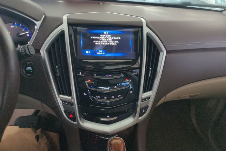 凯迪拉克SRX 2015款 3.0L 精英型中控内饰16