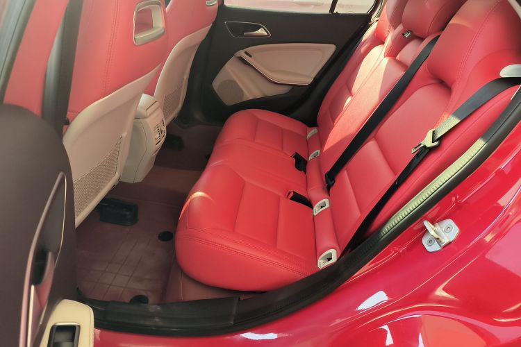 奔驰GLA 2015款 GLA 200 时尚型中控内饰21