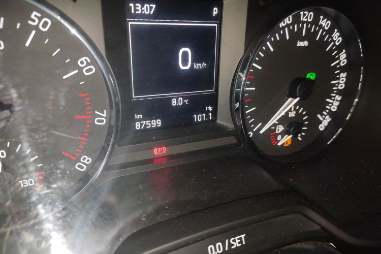 斯柯达 明锐 2016款 1.6L 自动智行版中控内饰15