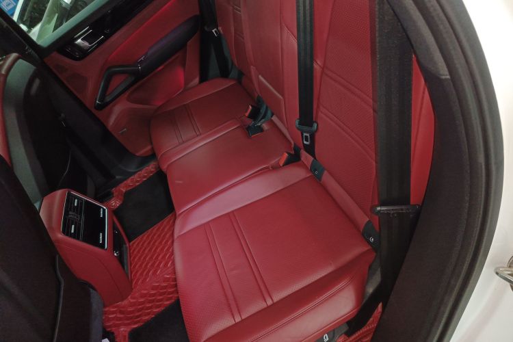 保时捷 2022款 Cayenne 3.0T 铂金版中控内饰7004