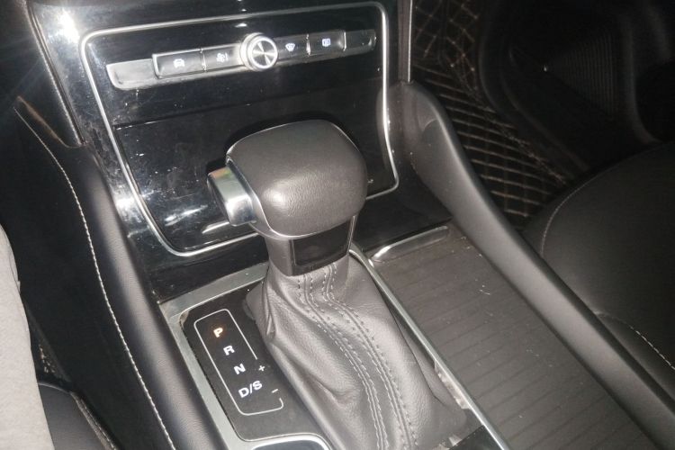 荣威RX8 2019款 30T 两驱超群旗舰版局部细节18