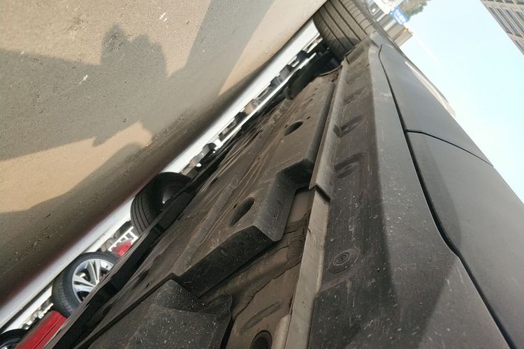 丰田C-HR 2020款 2.0L 领先版局部细节9002